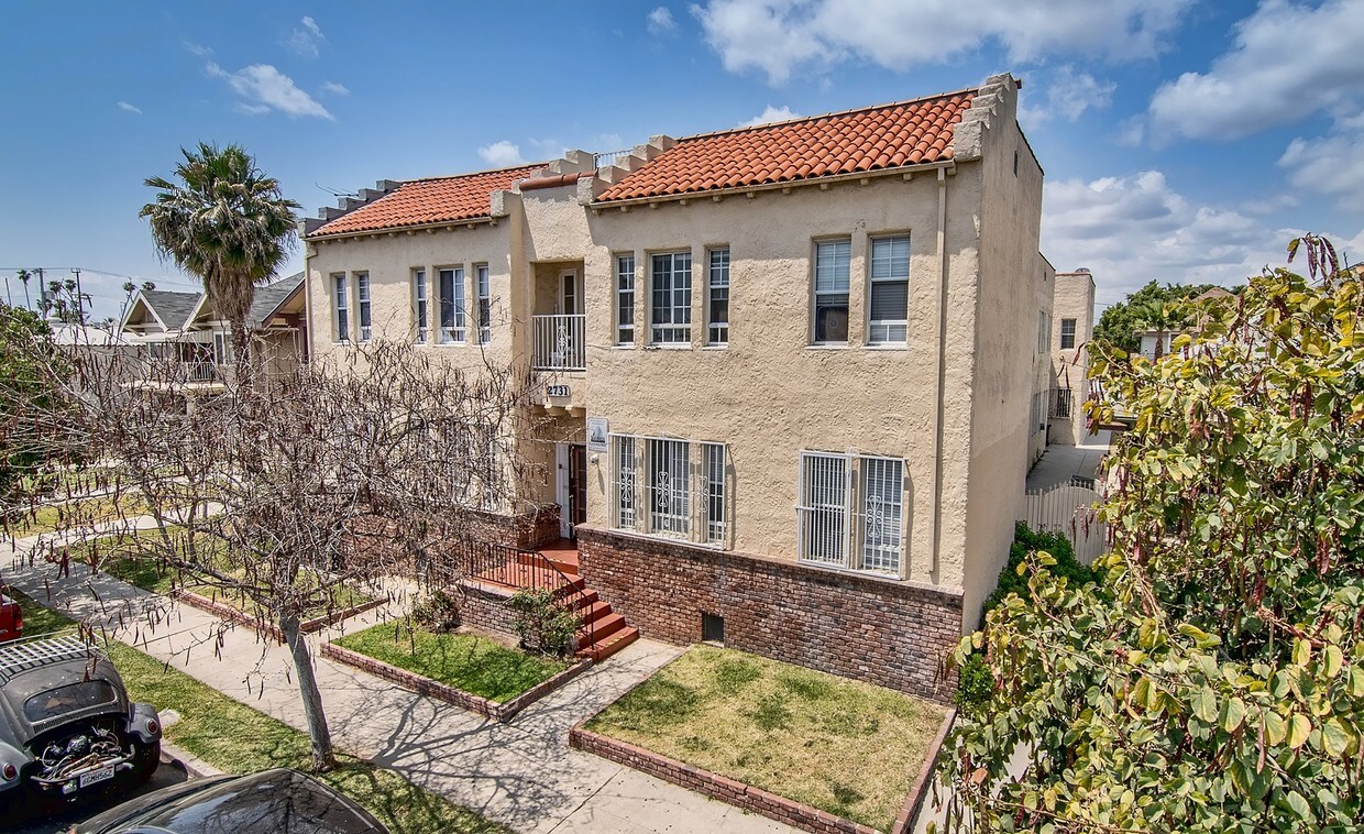 Donna Apartments Los Angeles, CA