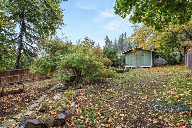 Foto del edificio - 698 Ashland St