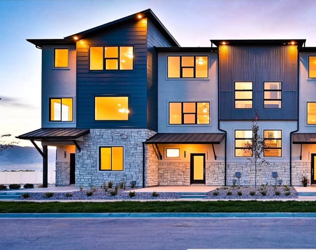 Building Photo - 386 S 700 W