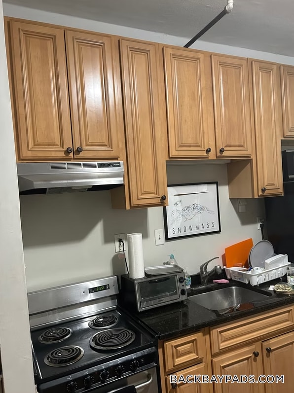 Building Photo - 384 Commonwealth Ave