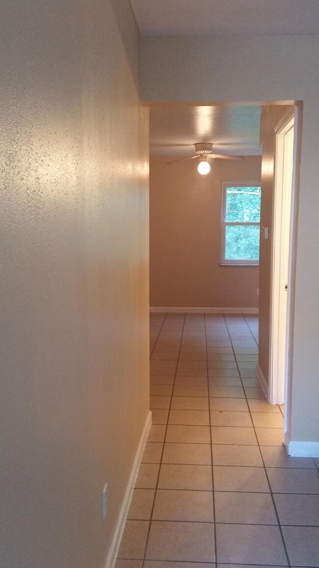Building Photo - 222 Crosswinds Drive