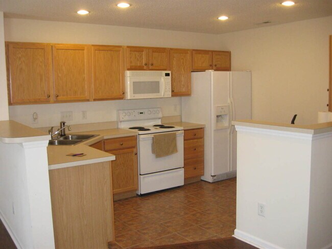 Foto del edificio - Greensboro NC Townhouse for Rent