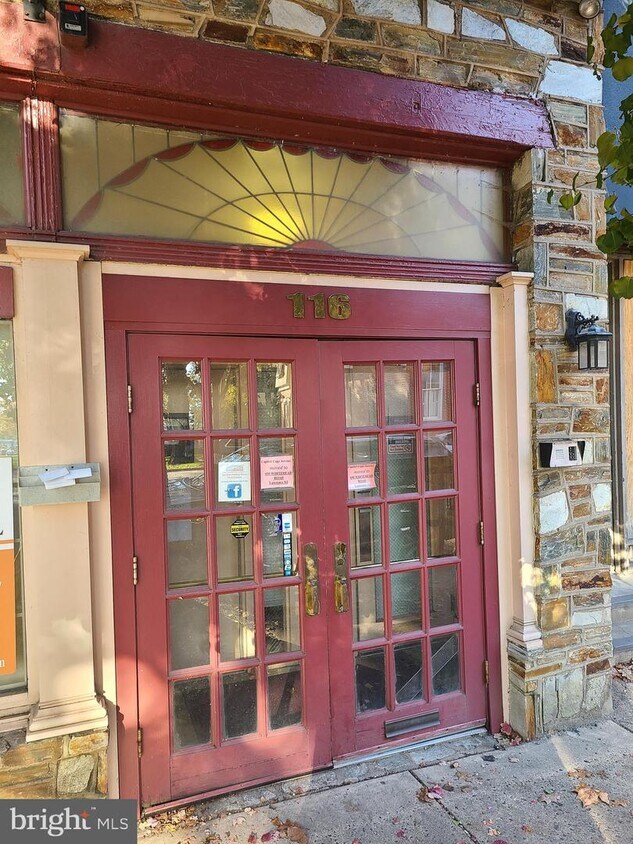 Foto principal - 116 W State St