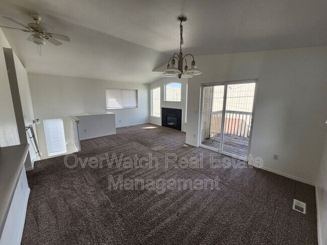 Foto del edificio - 705 Pearl Dr