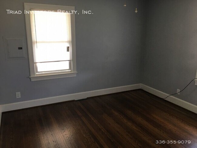 Building Photo - Two bedroom, one bath in Northern Greeensboro