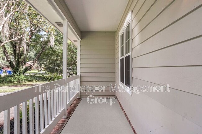 Photo - 18 Paddlecreek Ave House