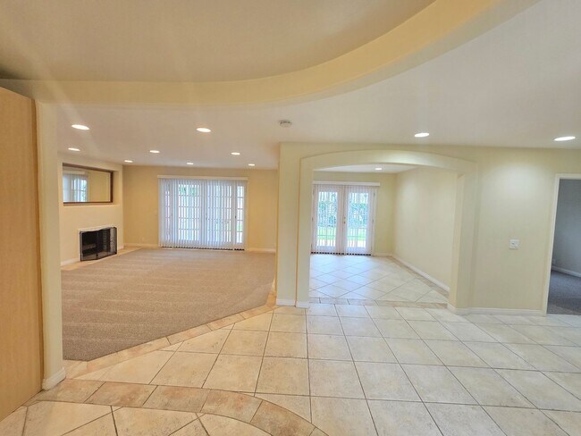 Foto del edificio - On Cul-De-Sac: 3 Bedroom 2 Bath Single Sto...