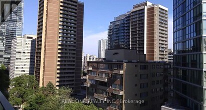 Building Photo - 42 Charles St E