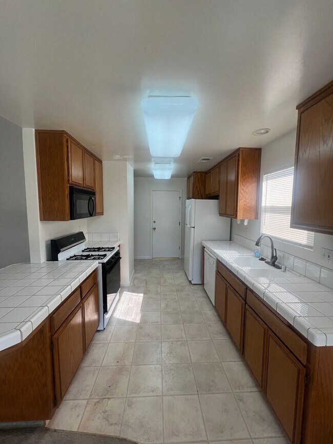 Foto del edificio - Cute North Bakersfield home!