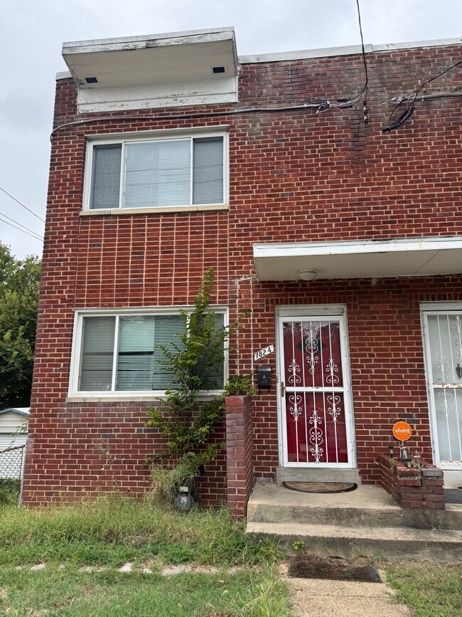 Building Photo - 1824 Chillum Rd