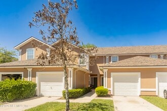 Building Photo - 762 Scrub Jay Dr