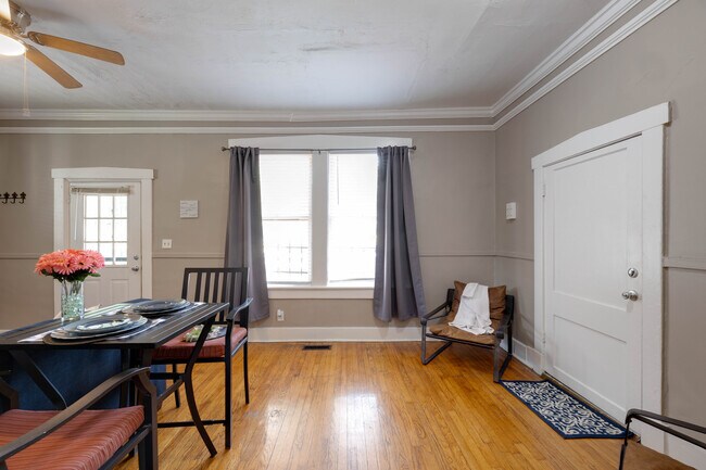 Foto del edificio - 1534 N Parkway