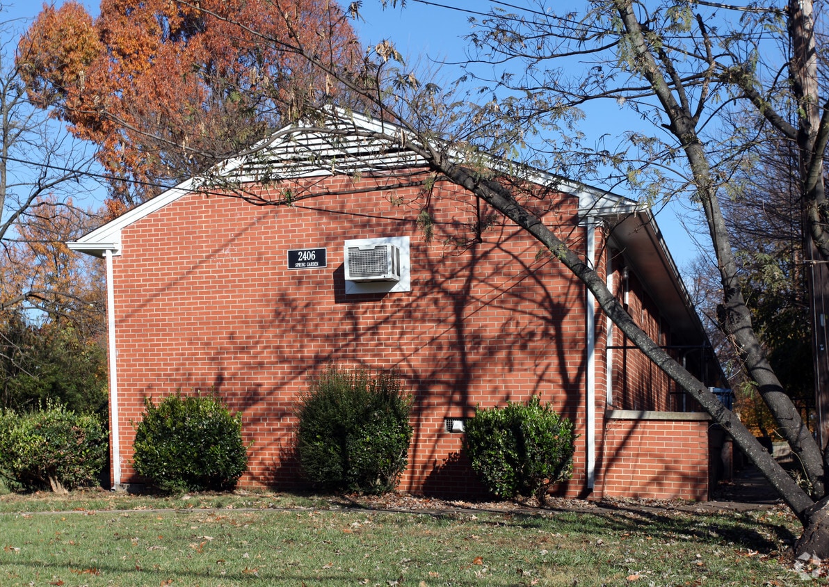 Building Photo - 2406 Spring Garden St