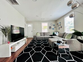 Building Photo - 1369 Gault St SE