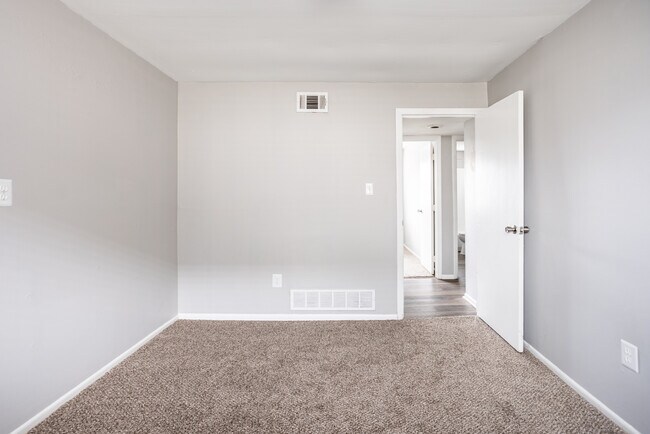 Building Photo - Parkville Place Apartments