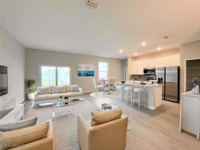 Foto del edificio - 512 NW 25th Ave