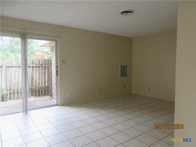 Foto del edificio - 1705 Kirk Ave