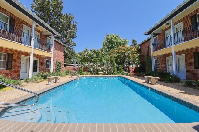 Foto del edificio - 2 Bed | 2 Bath Condo On Riverside!