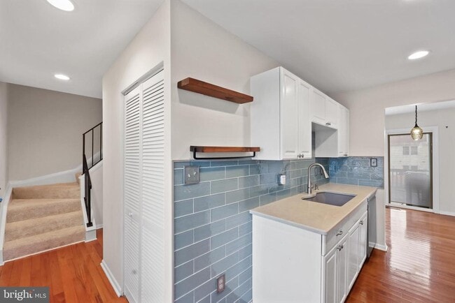 Foto del edificio - 2921 Lexington Ct