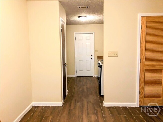 Foto del edificio - 408 Lexington Heights