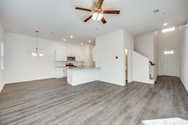 Foto del edificio - 2414 Ash Ln