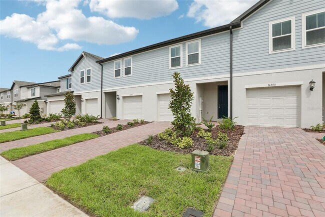 Foto del edificio - 16354 Bird of Paradise Ave