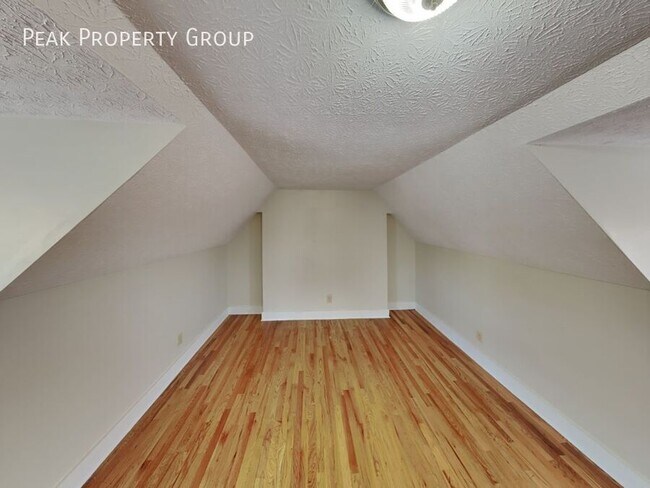 Foto del edificio - 1371 Summit St