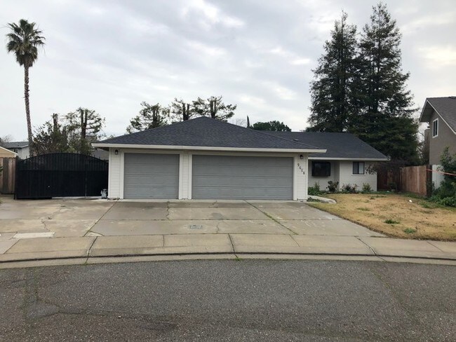 Building Photo - North Stockton 3 Bedroom 2 Bathroom Home