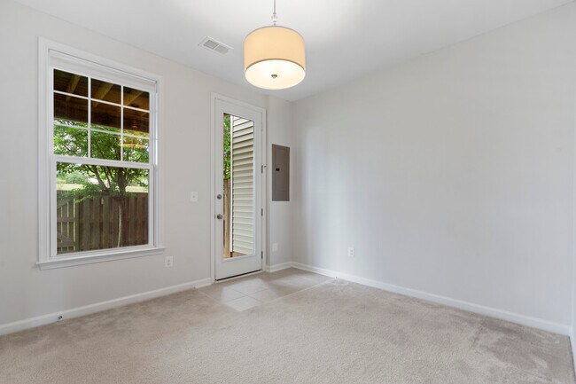 Foto del edificio - 42298 Lancaster Woods Sq