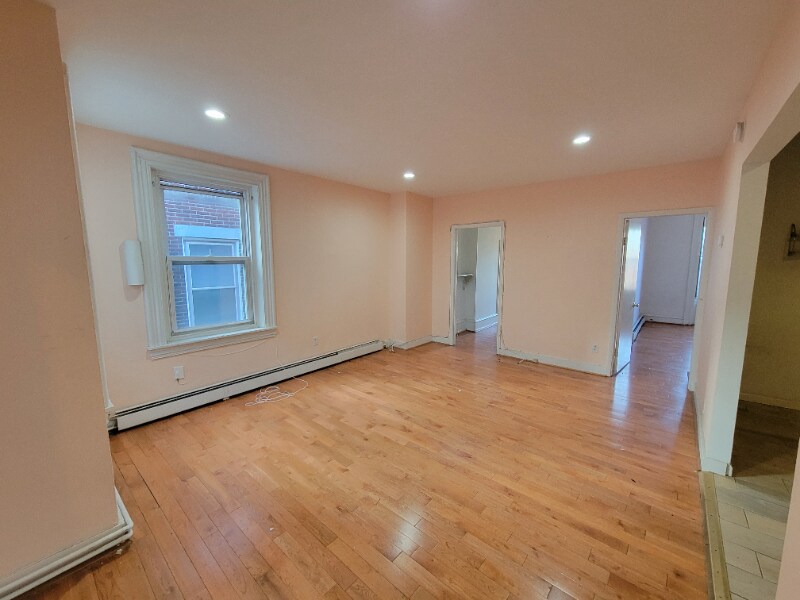 2022 Spring Garden St Unit 3F, Philadelphia, PA 19130 Room for Rent