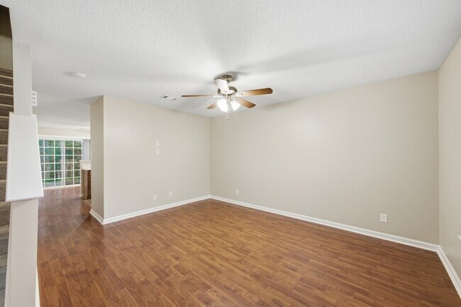 Foto del edificio - 10 Hartford Ct