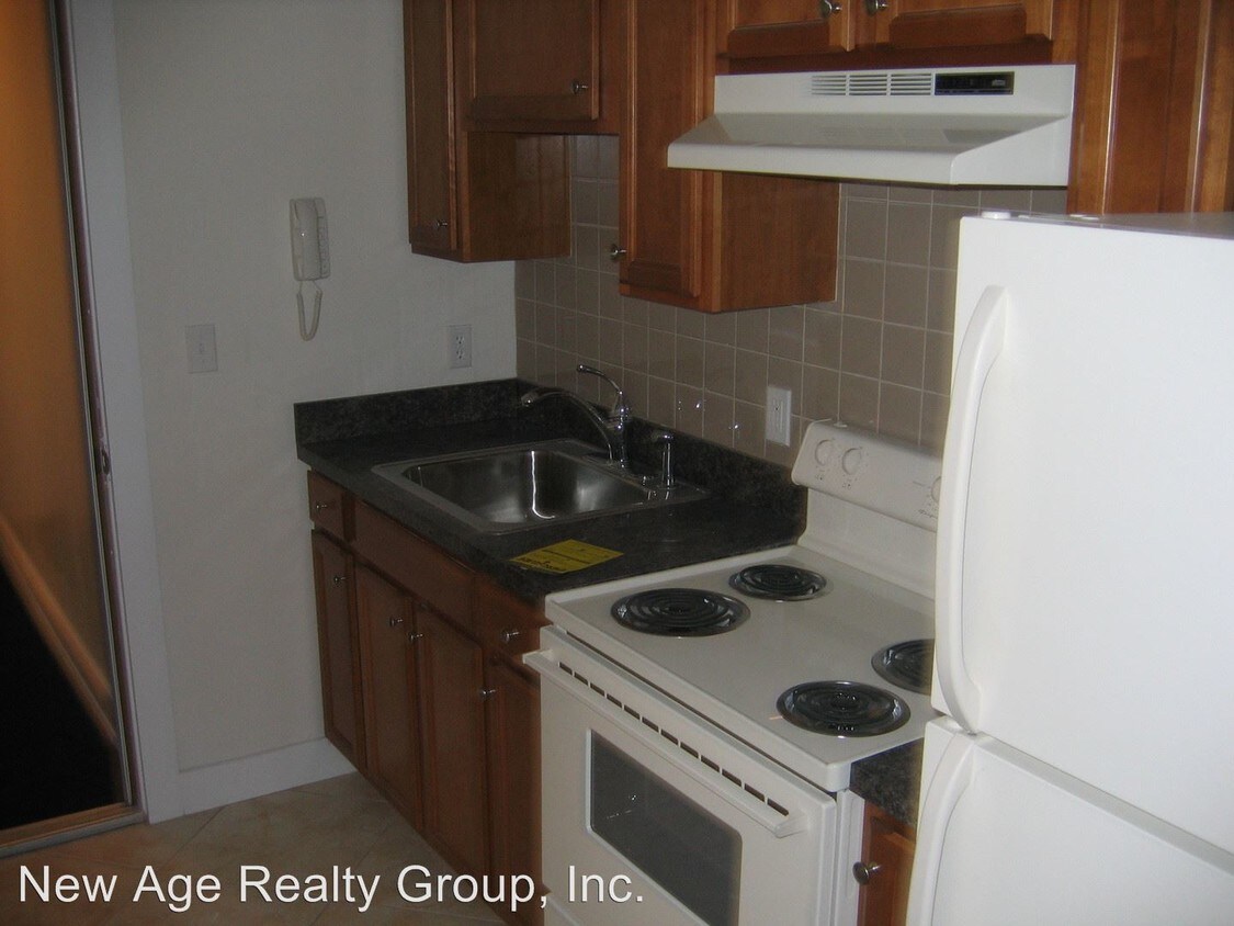 Primary Photo - 5108 Spruce St