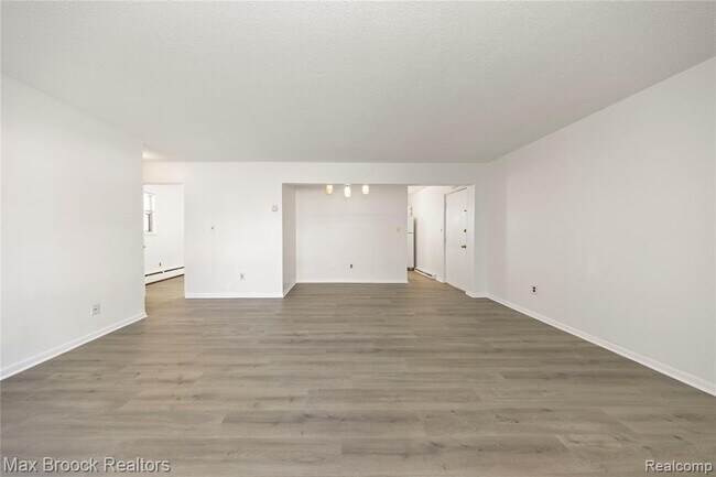 Building Photo - 3206 Shenandoah Dr