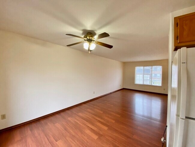 Foto del edificio - Independence Bi-Level with Big Yard!