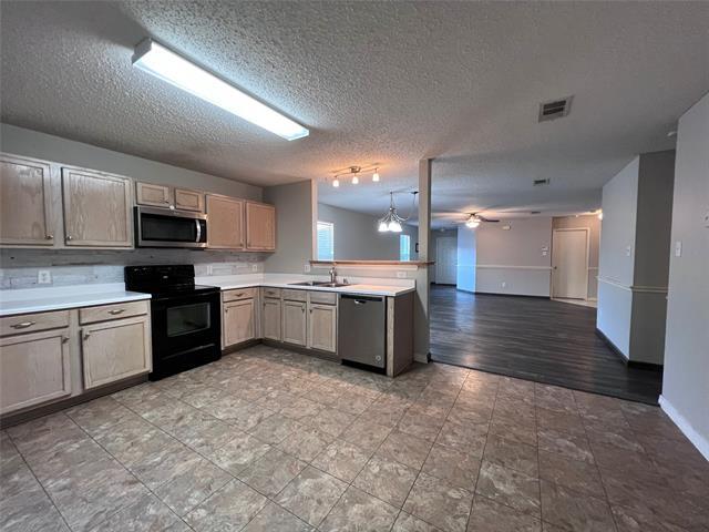 Foto del edificio - 5513 Wiltshire Dr