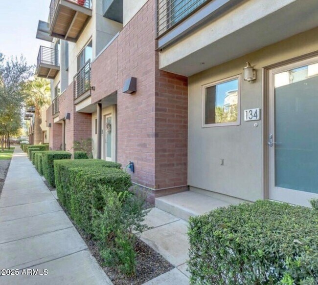 Foto del edificio - 525 W Lakeside Dr