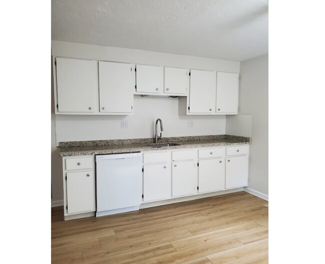 Building Photo - 35 Rockland St