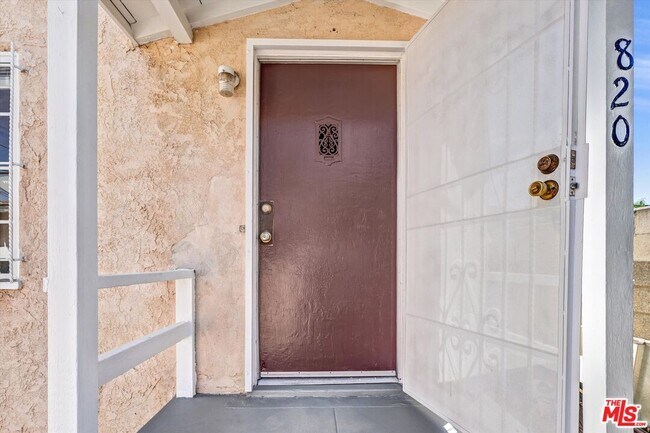 Foto del edificio - 820 S Grevillea Ave