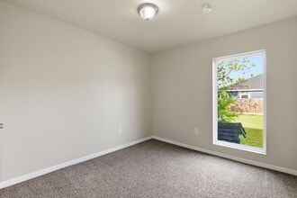 Building Photo - 303 Gans St