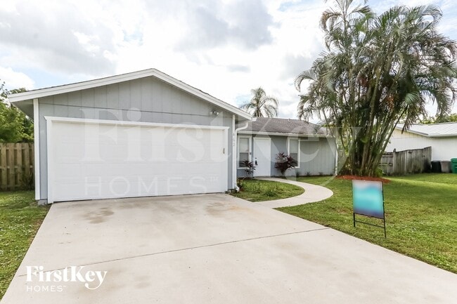 Building Photo - 462 SE Streamlet Ave