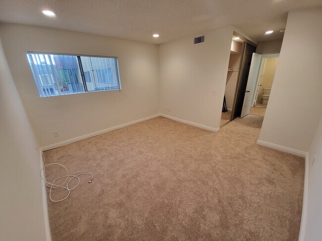 Foto del edificio - 620 N Kenwood St