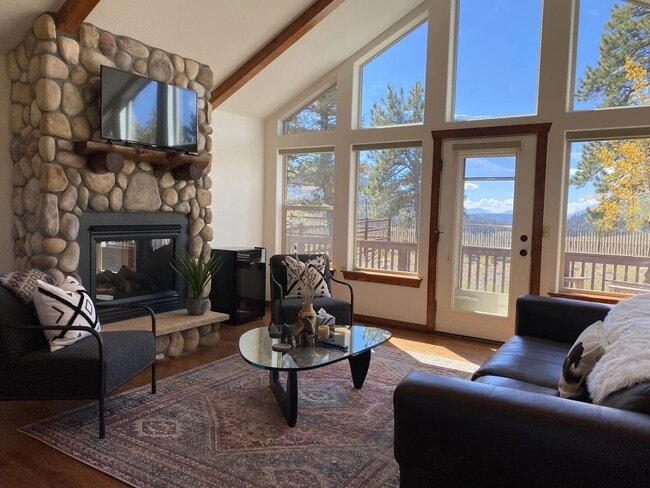 living room - 850 Blacksmith Rd