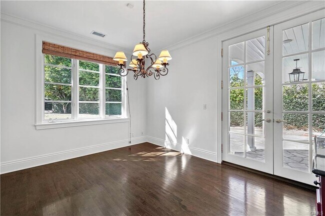 Building Photo - 4791 White Oak Ave