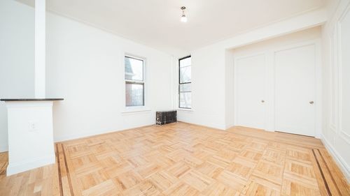 Building Photo - 550 Throop Ave