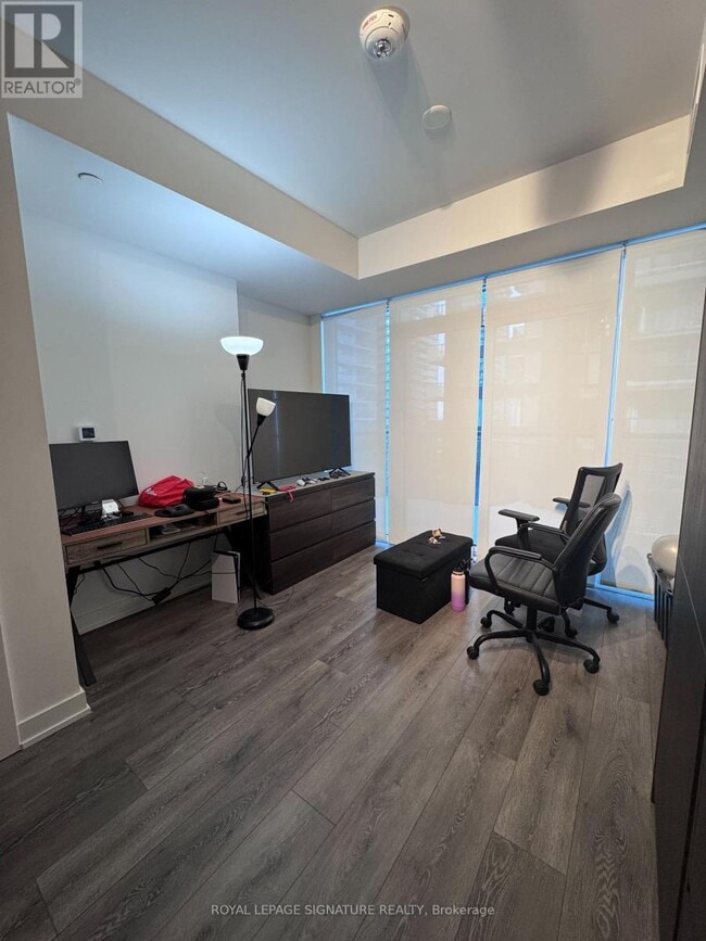 Photo du bâtiment - 127 Broadway Ave