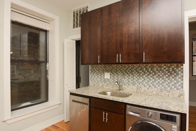 Foto del edificio - 622 W Oakdale Ave