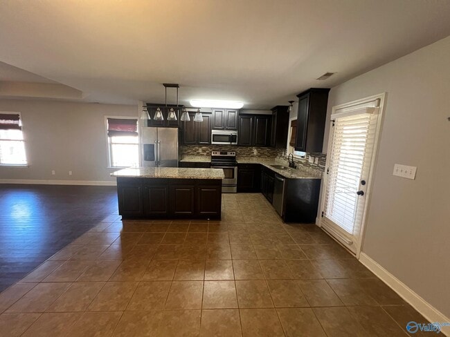 Building Photo - 206 Healey Dr