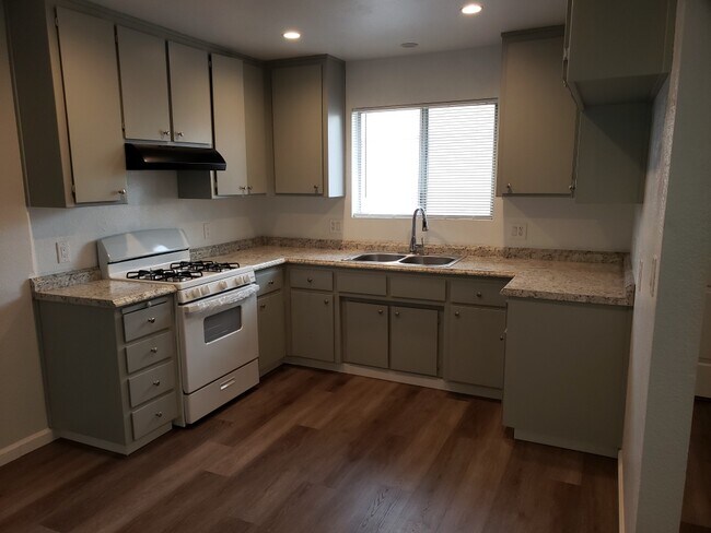 Foto del edificio - 21400 Golden Hills Blvd