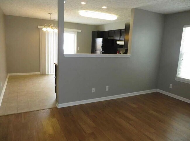 Foto del edificio - LINDBERG VILLAGE…3 bedroom with office