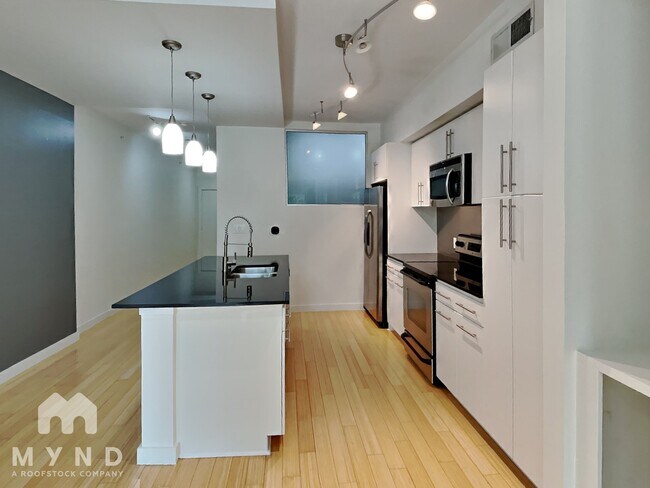 Foto del edificio - 4040 N Hall St